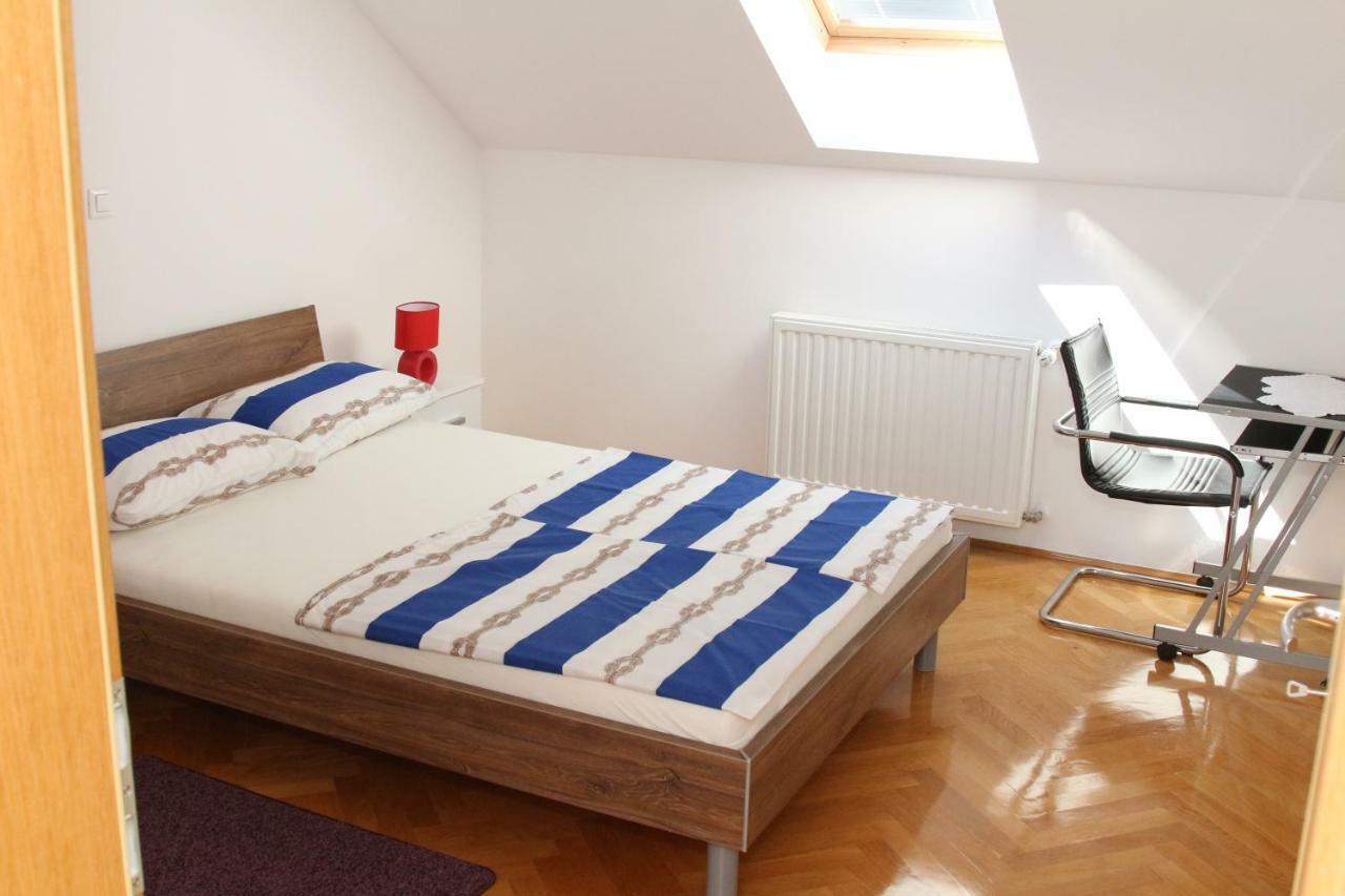 Apartments "Pavic" Near Zagreb Airport ヴェリカ・ゴリツァ エクステリア 写真