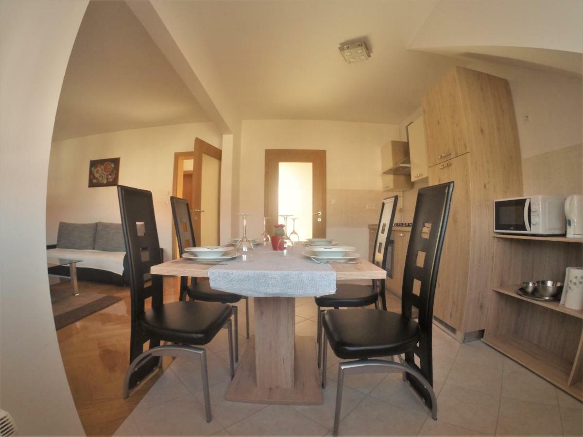 Apartments "Pavic" Near Zagreb Airport ヴェリカ・ゴリツァ エクステリア 写真