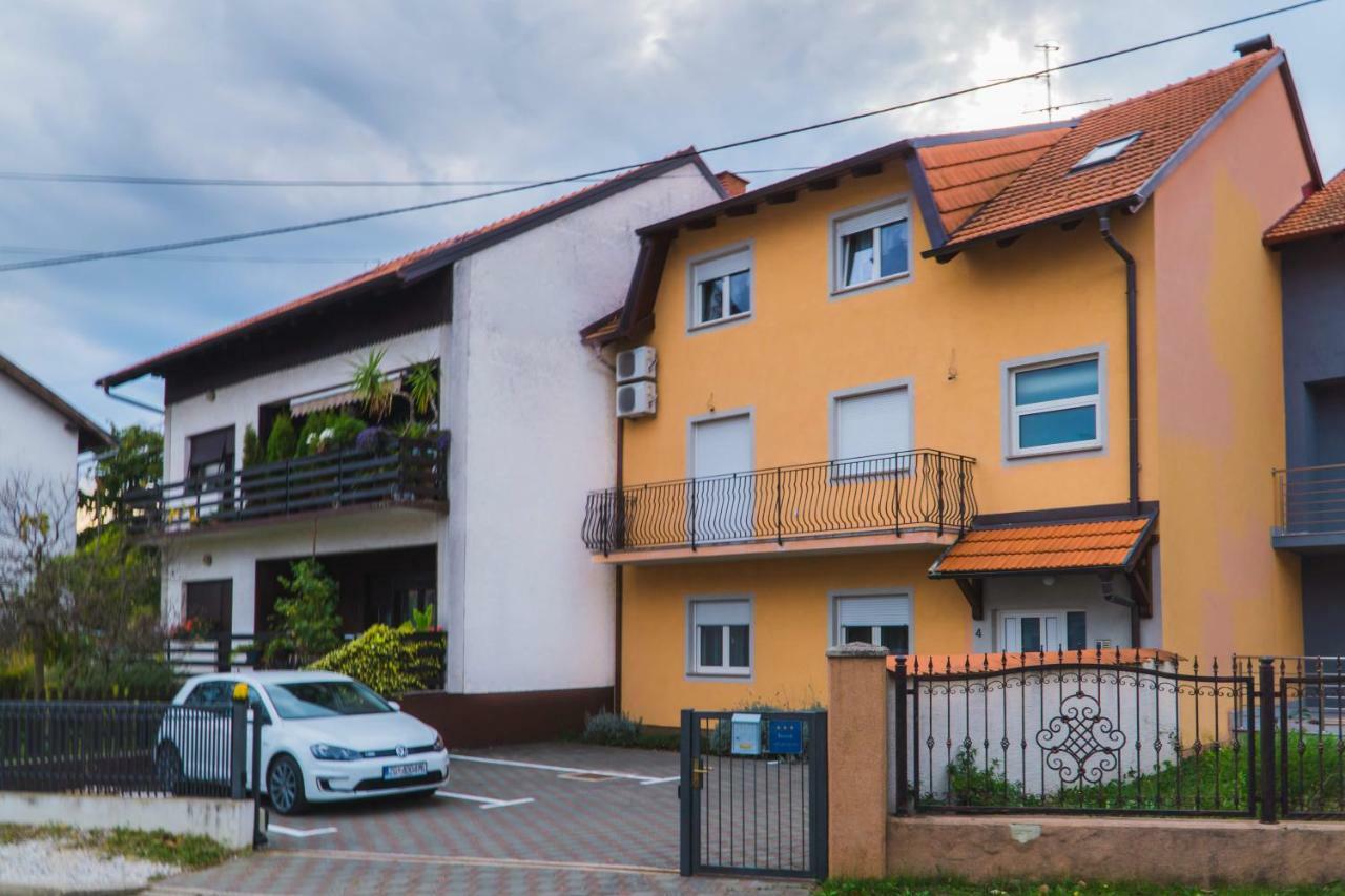 Apartments "Pavic" Near Zagreb Airport ヴェリカ・ゴリツァ エクステリア 写真