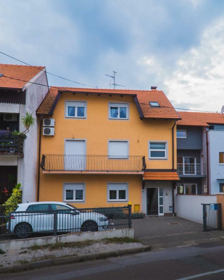 Apartments "Pavic" Near Zagreb Airport ヴェリカ・ゴリツァ エクステリア 写真